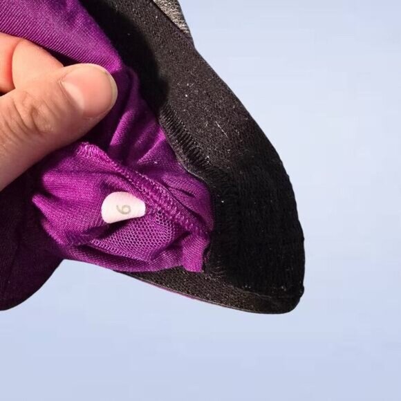 Lululemon‎ Run: Back On Track Tank Black / Tender Violet - Size 6 - Picture 7 of 8